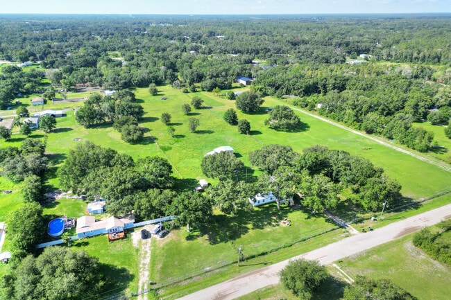 Building Photo - 12552 Farmettes Rd
