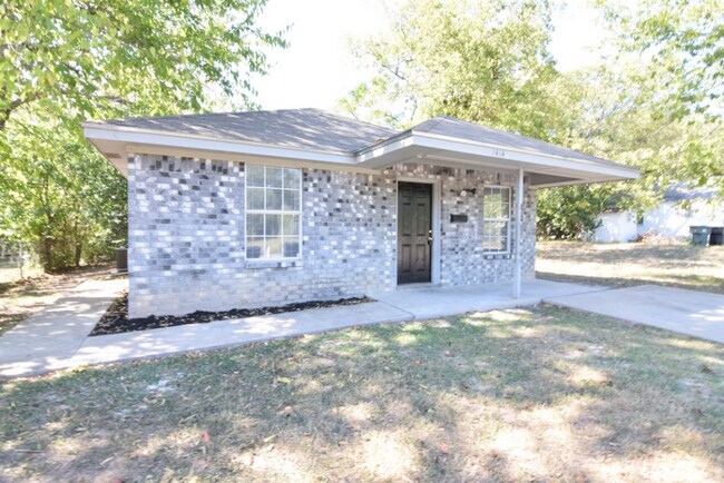 Building Photo - 1414 Martin Luther King Jr Ln