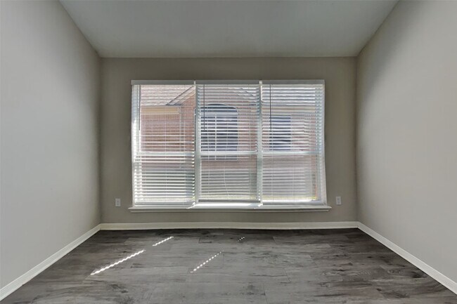 Foto del edificio - 20502 Upper Green St