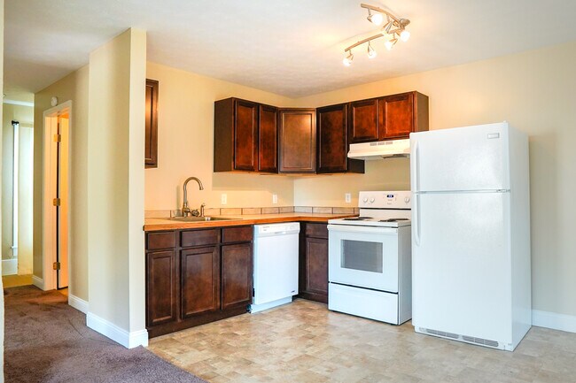 Building Photo - 136 N Mantua St