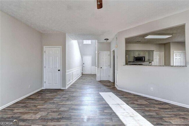 Building Photo - 3290 Serenade Ct