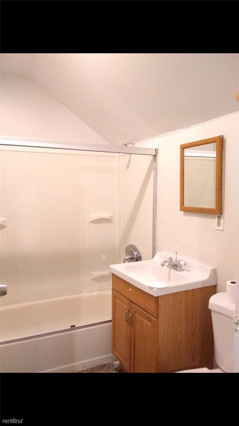 Building Photo - 2 br, 1 bath Apartment - 206 Crown St Fl 3