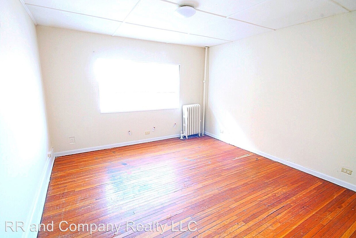 Primary Photo - 208 Pearl St