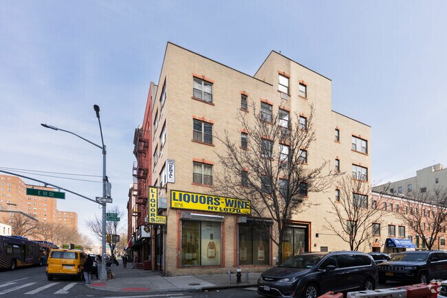 Building Photo - 2025 Third Ave
