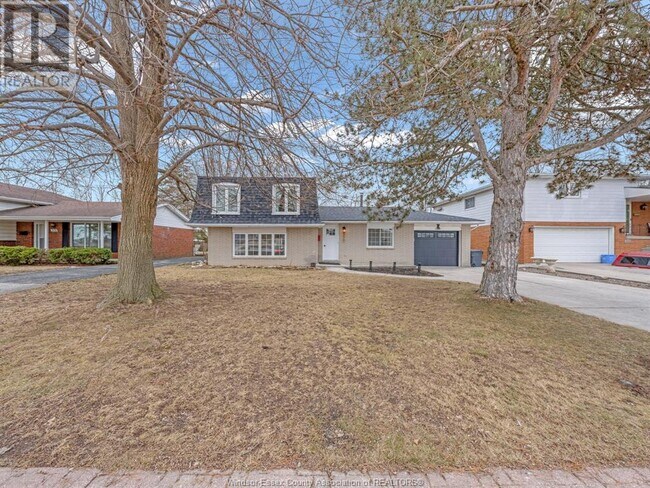 Building Photo - 370 Fryer St