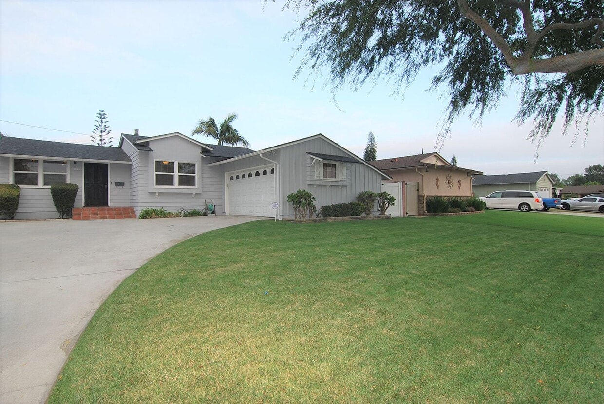 Primary Photo - Single Family Home with Huge Yard Space