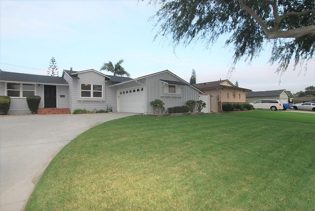 Single Family Home with Huge Yard Space - Single Family Home with Huge Yard Space