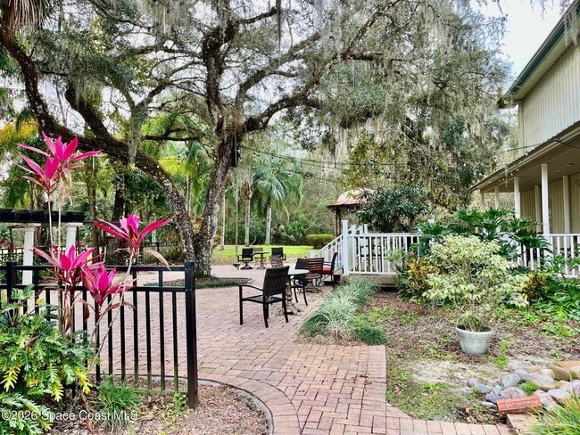 Building Photo - 232 N Jungle Rd