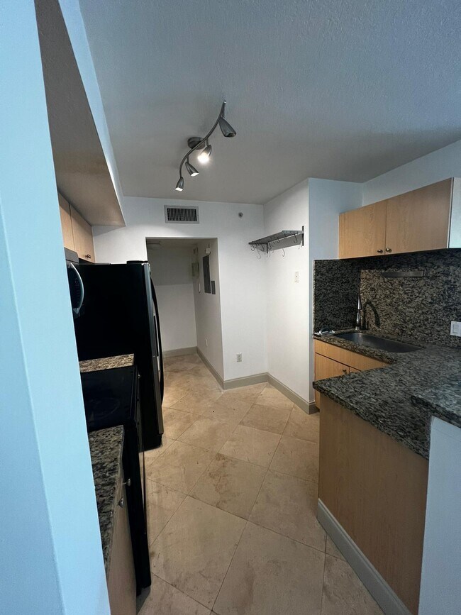 Foto del edificio - 1011 Villa Ln