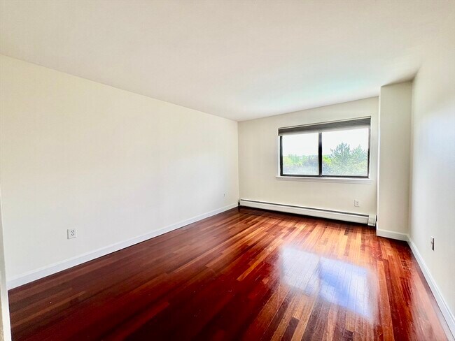 Foto del edificio - 141 Coolidge Ave