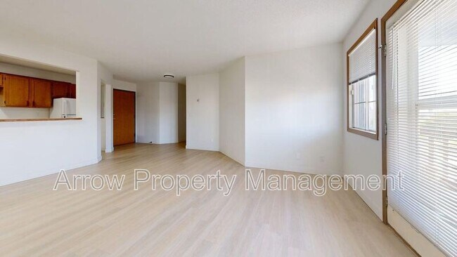 Foto del edificio - 2141 Xavier-316