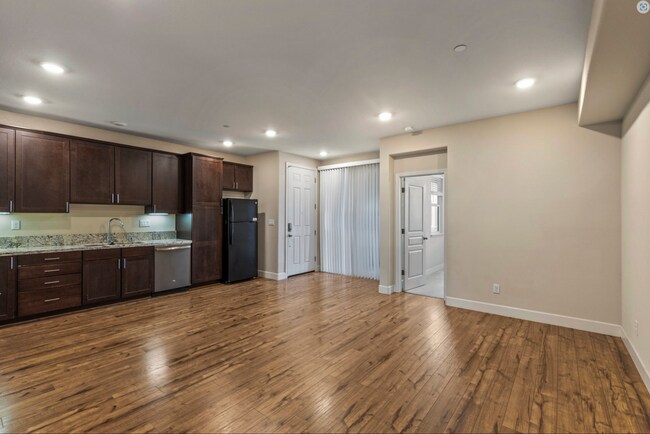 Foto del edificio - Amazing Newer Constructed 3br/2ba San Ramon Condo for Rent! Top Floor! Centrally Located for Conv...
