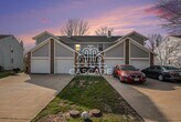 Foto principal - 3510 NE Independence Ave