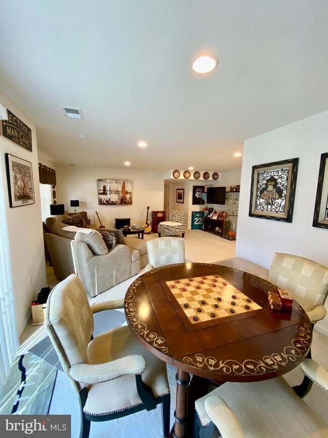 Building Photo - 16010 Eagle Feather Dr