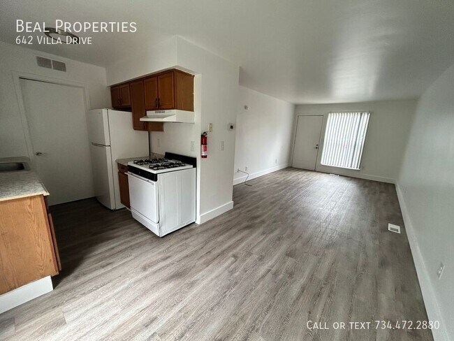 Building Photo - 642 Villa Dr