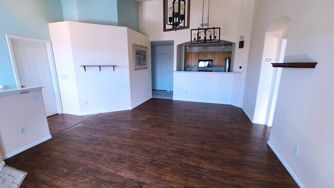 Foto del edificio - 5255 Memphis St