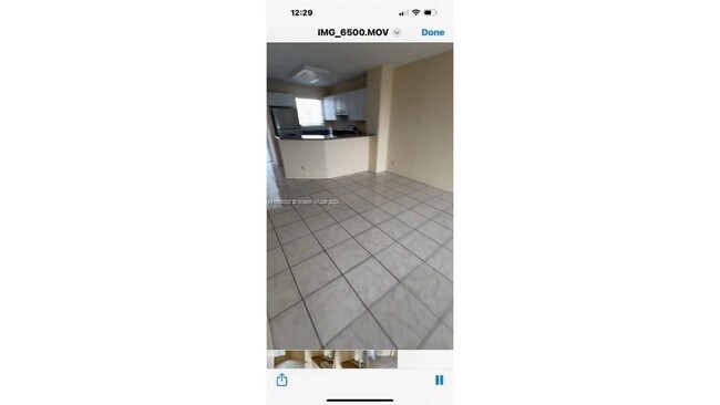 Foto del edificio - 8730 N Sherman Cir