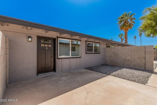 Foto del edificio - 3331 N 66th Pl