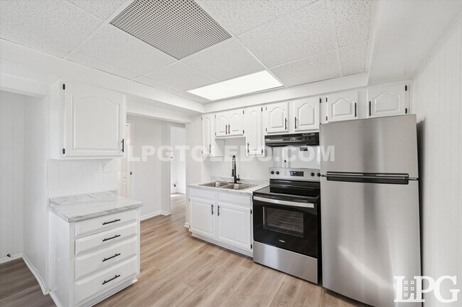 Foto del edificio - 4013 Caroline Ave