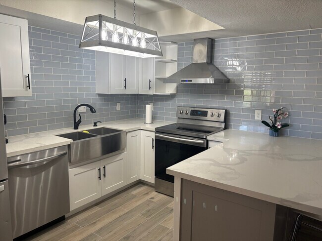 Foto del edificio - 8155 E Roosevelt St