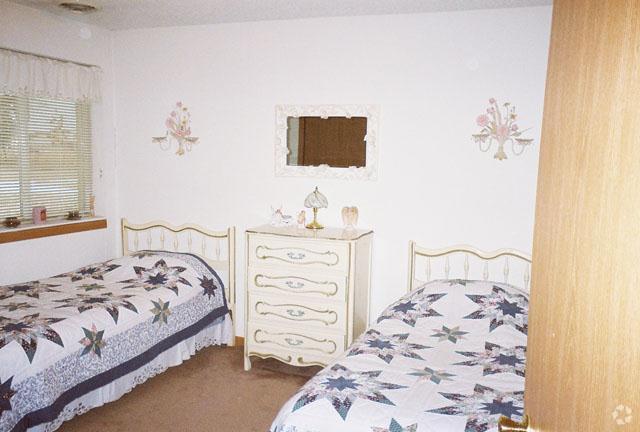 Primary Photo - Pineridge Apartments