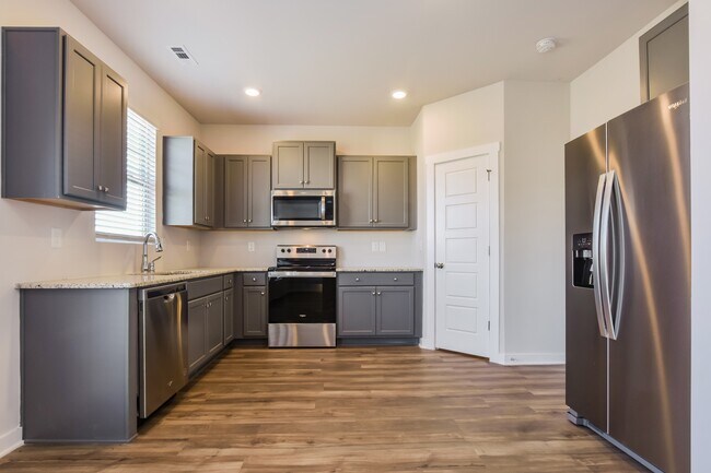 Building Photo - 26084 Beech Grv Ln NW