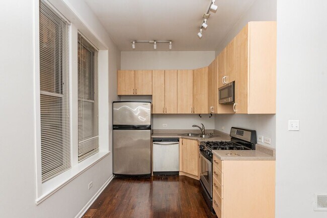Foto del edificio - 2207 W Race Ave