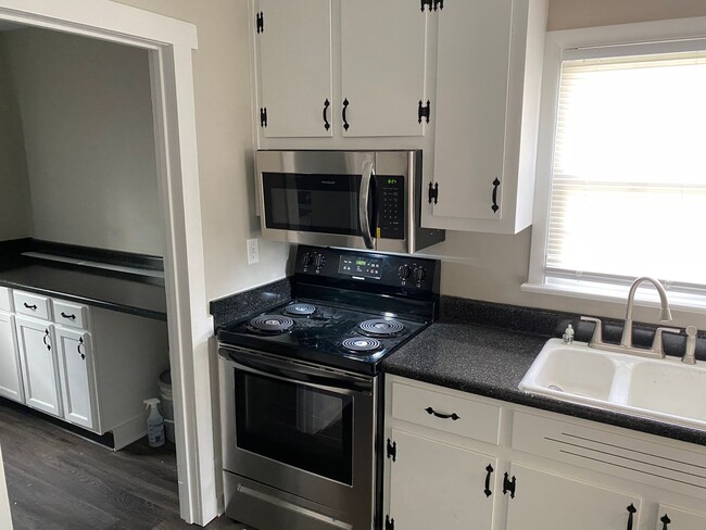 Foto del edificio - Charming home in Highland Springs