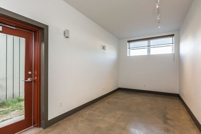 Foto del edificio - 308 S 1st St