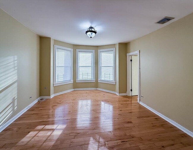 Foto del edificio - 90 Carlton Ave