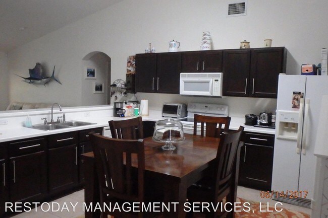 Foto del edificio - 1650 SW Davis St