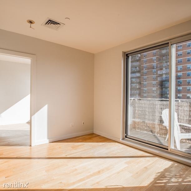 Foto del edificio - 25 Montrose Ave