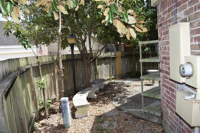 Building Photo - 1829 Bering Dr