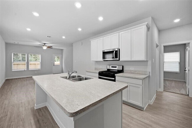 Building Photo - 16886 Pandora Wy