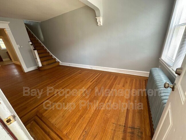 Building Photo - 5940 N Lawrence St