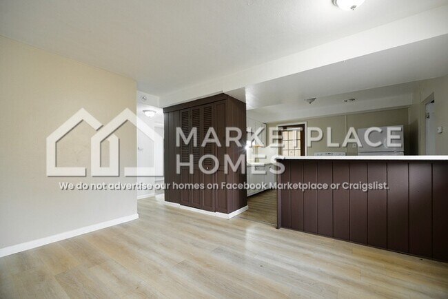 Foto del edificio - 6855 Woodhurst Dr