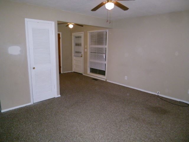 Foto del edificio - 2 br, 1 bath House - 2700 E. Haythorne Ave.