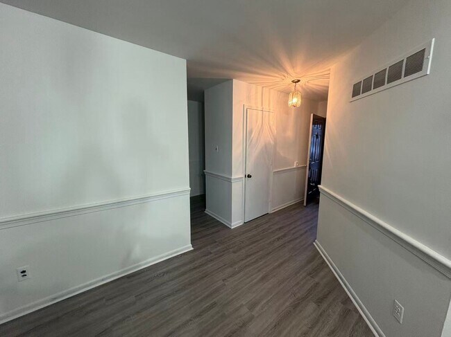 Foto del edificio - 3 Bedroom 2 1/2 bath Townhome in Pike Creek