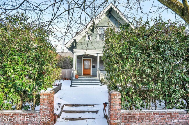 Foto del edificio - 3 br, 1.5 bath House - 4936 NE Rodney Ave