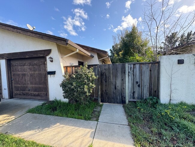 Pinehurst Ave 412-414 - Pinehurst Ave 412-414 Apartment