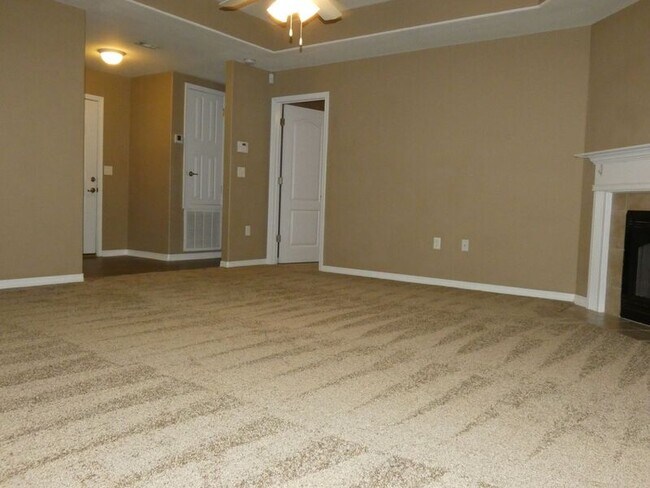 Foto del edificio - 8832 Bluebell St
