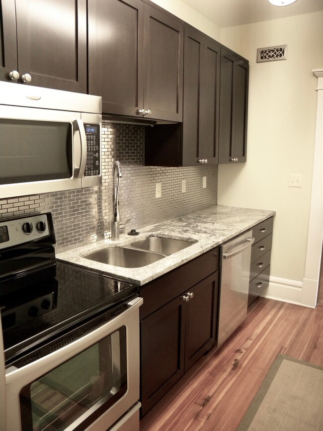 Foto del edificio - 1764 N High St