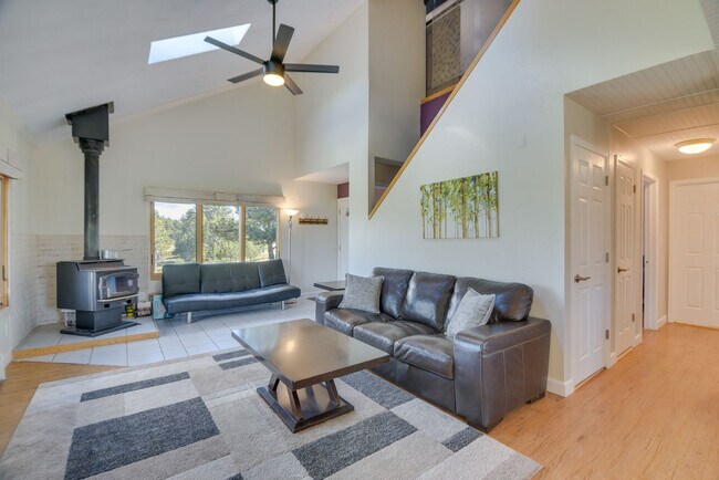 Foto del edificio - 465 Springmeadow Way