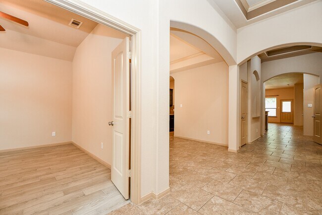 Building Photo - 11022 Ellison Ridge Dr