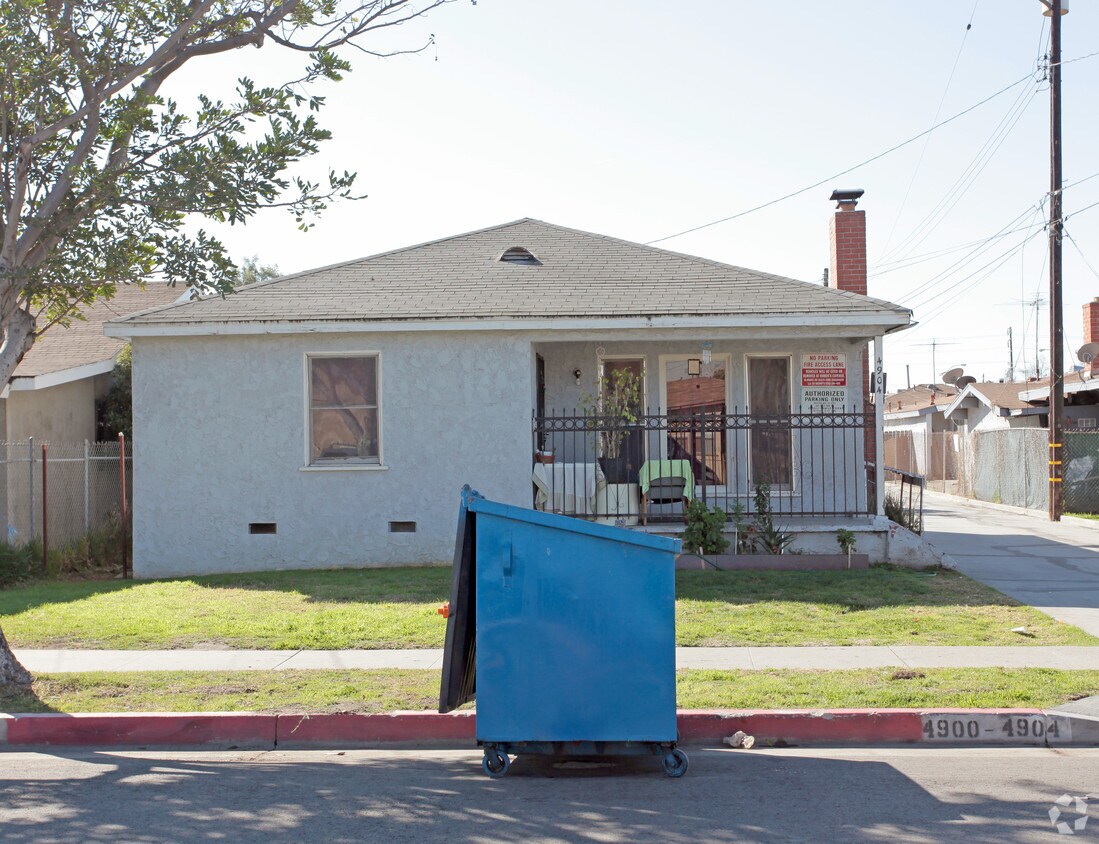 Building Photo - 4900-4904 Live Oak St