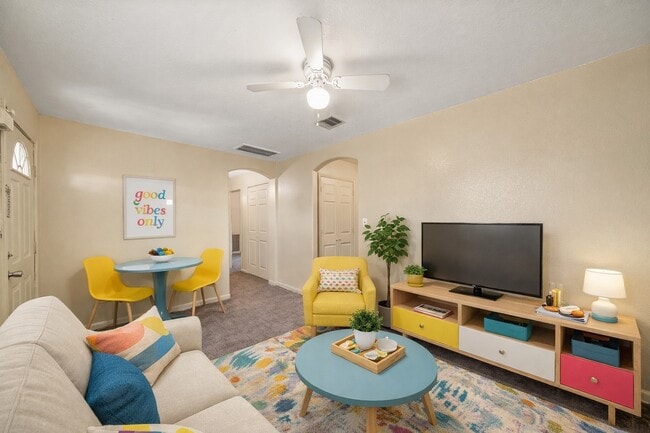 Foto del edificio - 4636 Mayflower St