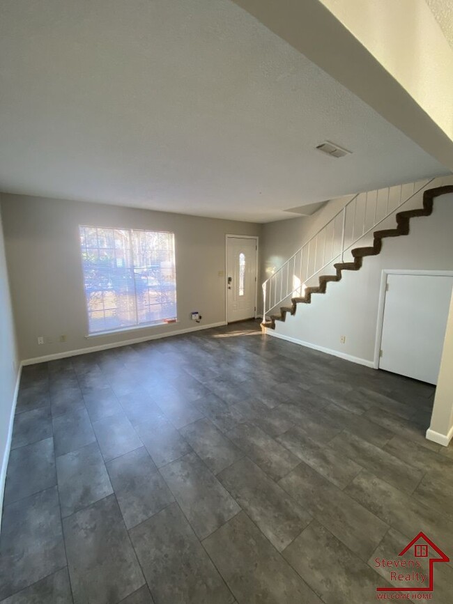 Foto del edificio - 4148 Willard Dr