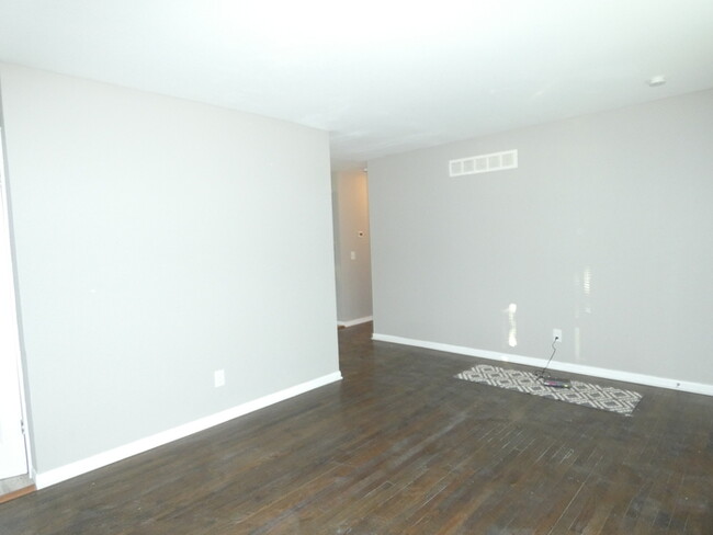 Foto del edificio - Beautiful Updated Home in North Kansas City!