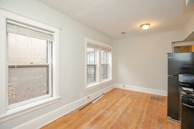 Building Photo - 4858 S Cottage Grove Ave