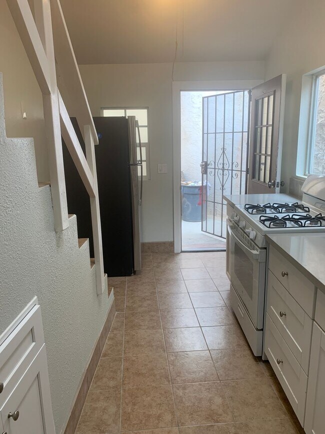 Building Photo - 3814 Helix